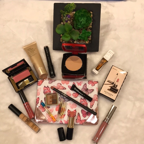 Estee Lauder Other - NWOT beauty products bundle